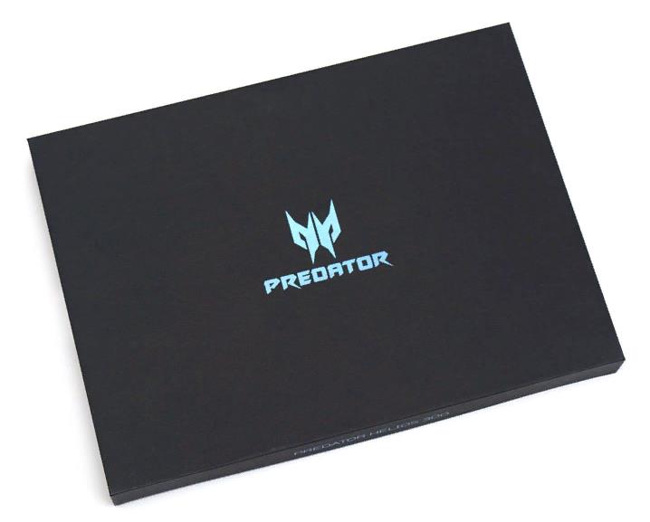 Black box with brand logo - Acer Predator Helios 300