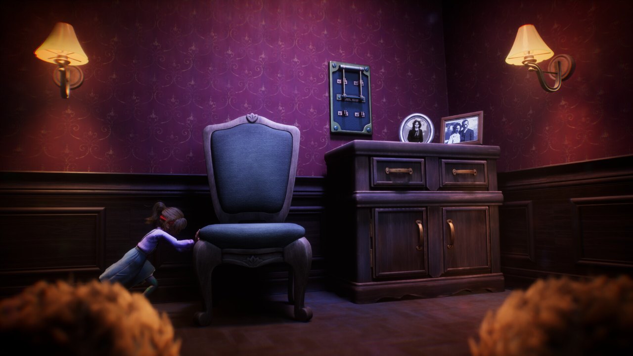 Out of Sight: Sophie in the mansion, seen through her teddy bear